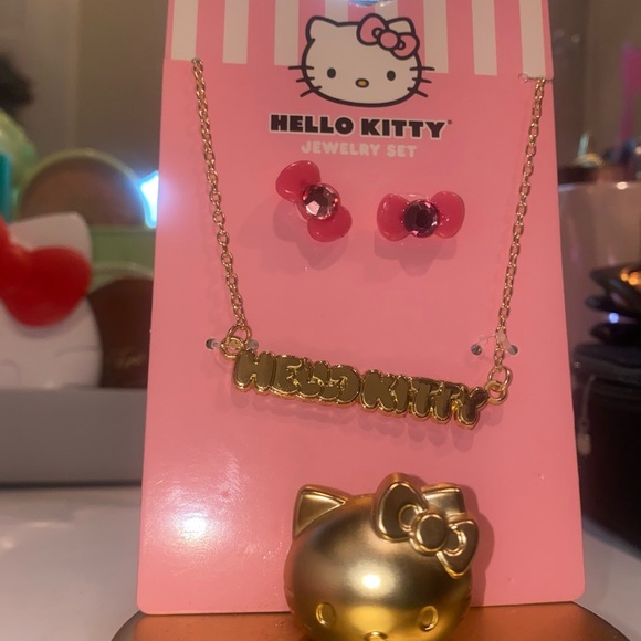 Sanrio Hello Kitty necklace and earrings set. - Picture 12 of 12